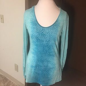 PRANA Long-Sleeve Burnout tunic. Ombré blue-green